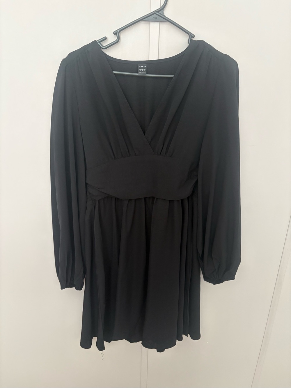 Black V-Neck Long Sleeve Dress